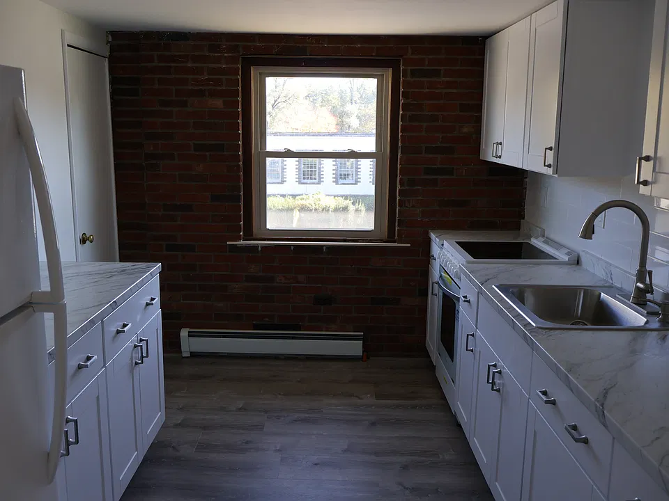105 Bennett Ave #2