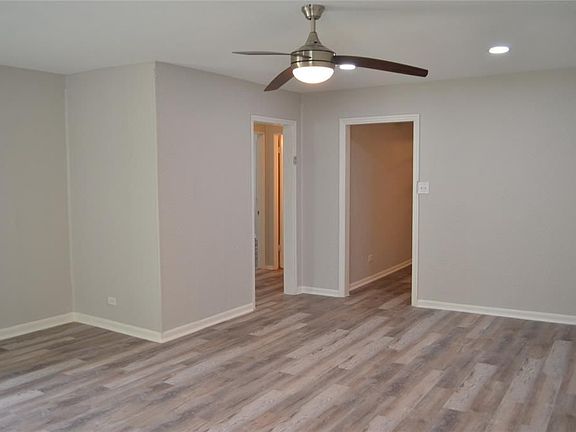 4th image of 821 12th Ave N