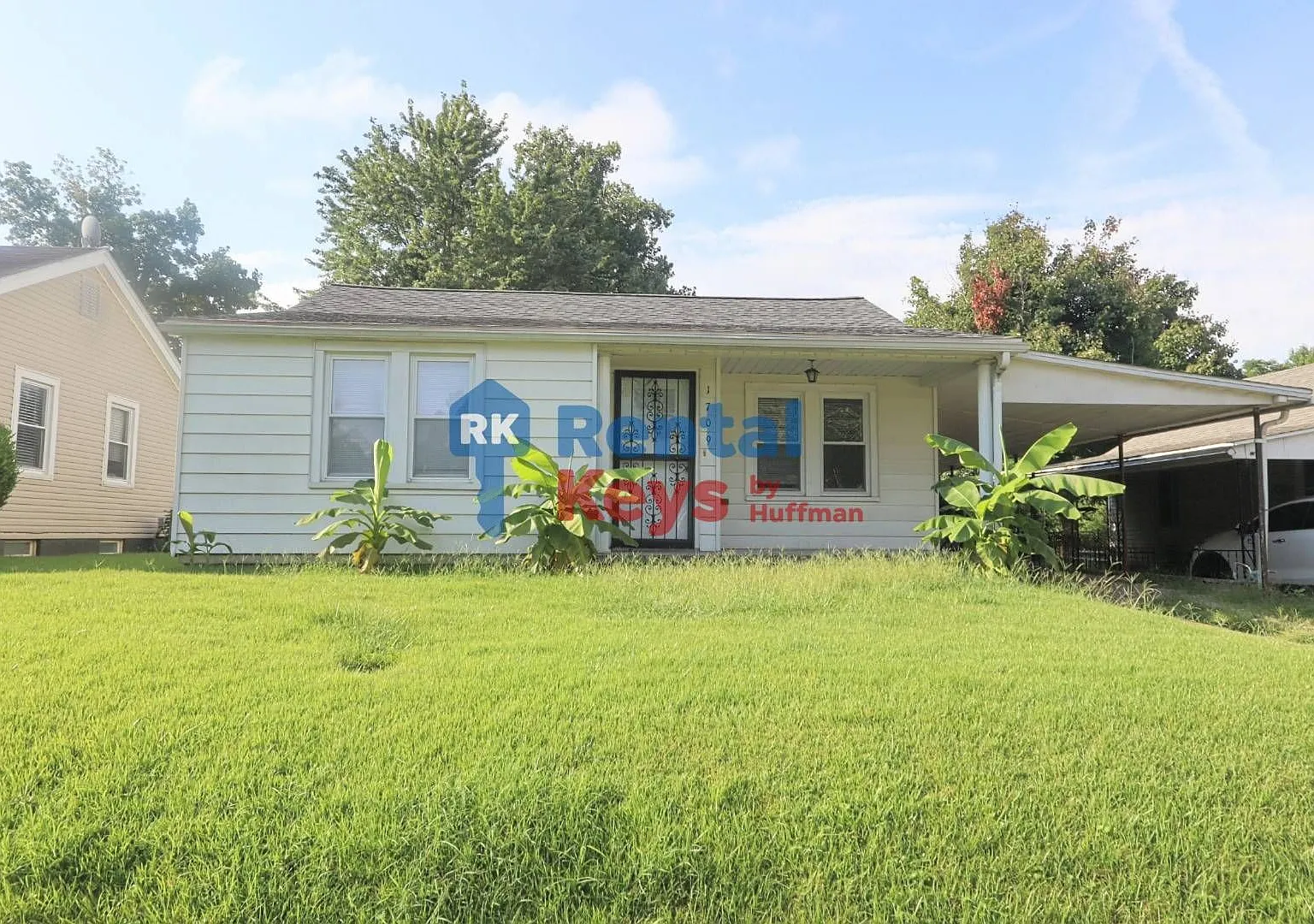 Two Bedroom House | Northside Area — Photo 1