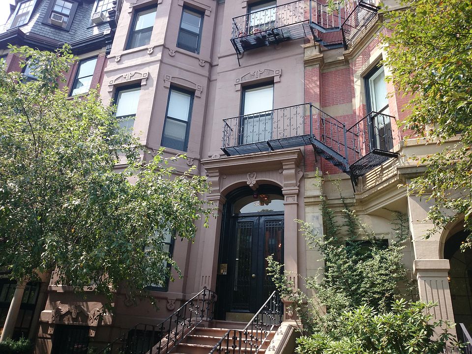2nd image of 338 Beacon St APT B
