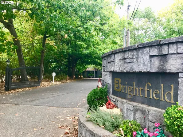 8843 SW Brightfield Cir, Beaverton, OR 97223