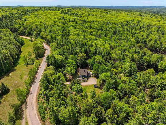 4th image of 83 Sunridge Road