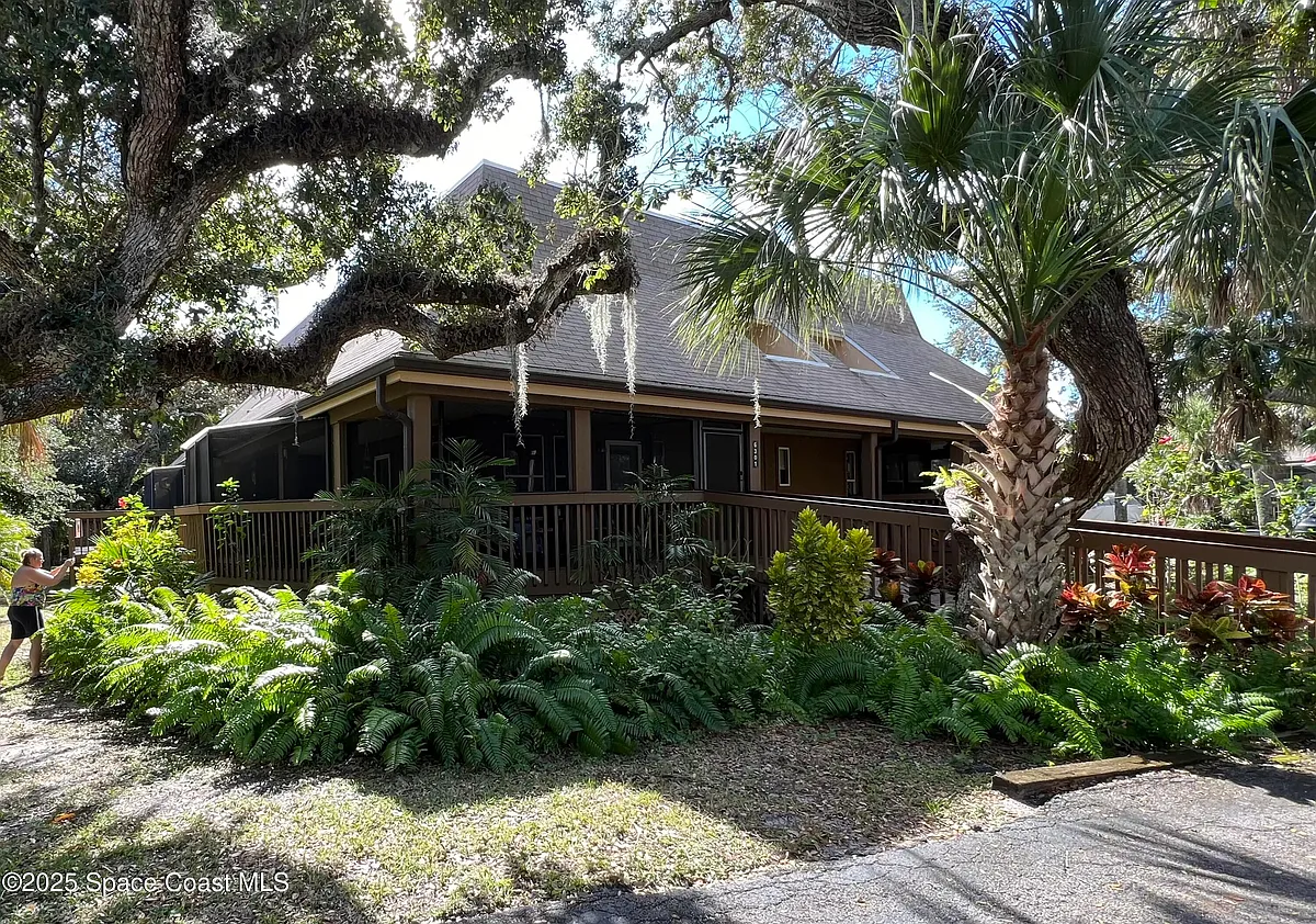 Building Photo - 6301 Treetop Dr
