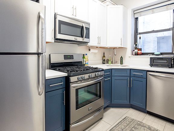 5th image of 133 E 30th St APT 1A