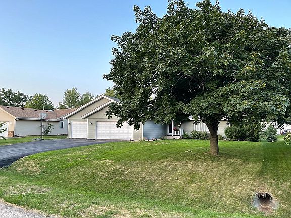 3rd image of 131 Echo Dr
