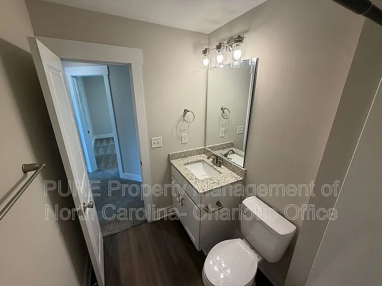 1204 W Airline Ave — Photo 20
