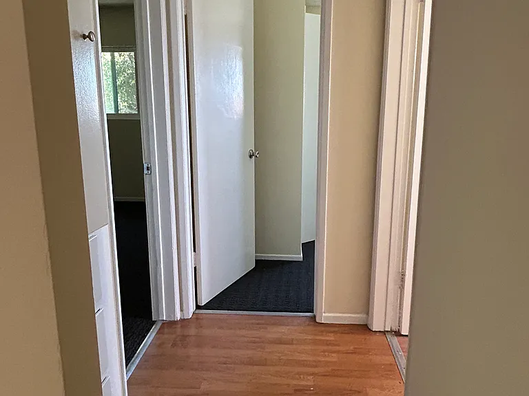503 W 26th St #7 — Photo 11