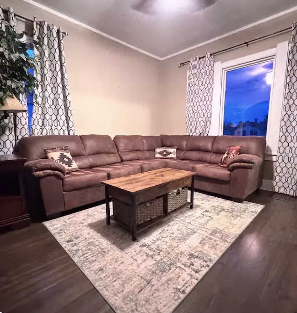 3 bed, 2.0 bath, $3,500 — Photo 3