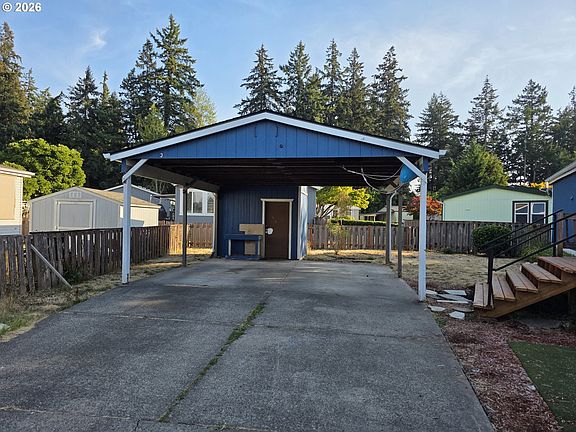 3rd image of 13315 SE Pardee Dr