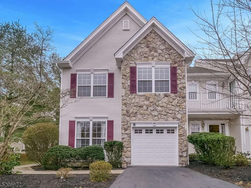49 Mayflower Dr photo 1