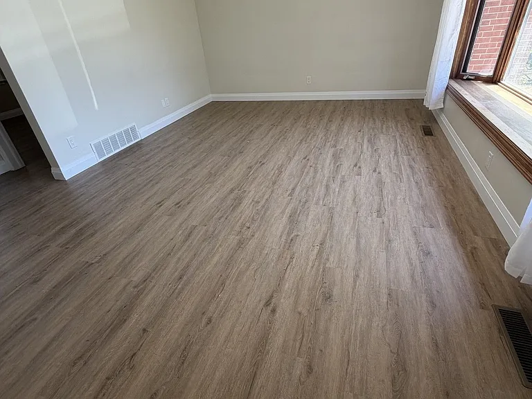 377 Martin St #UPPER — Photo 6