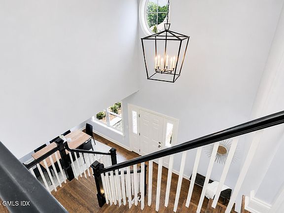 2nd image of 8 View St #7