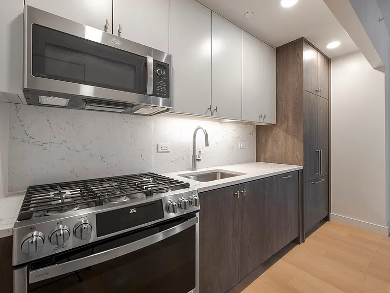 55 W 25th St #34A — Photo 10