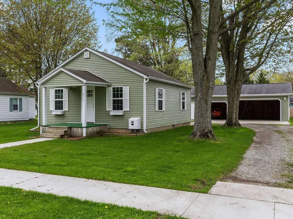 215 E Church St, Merrill, MI 48637