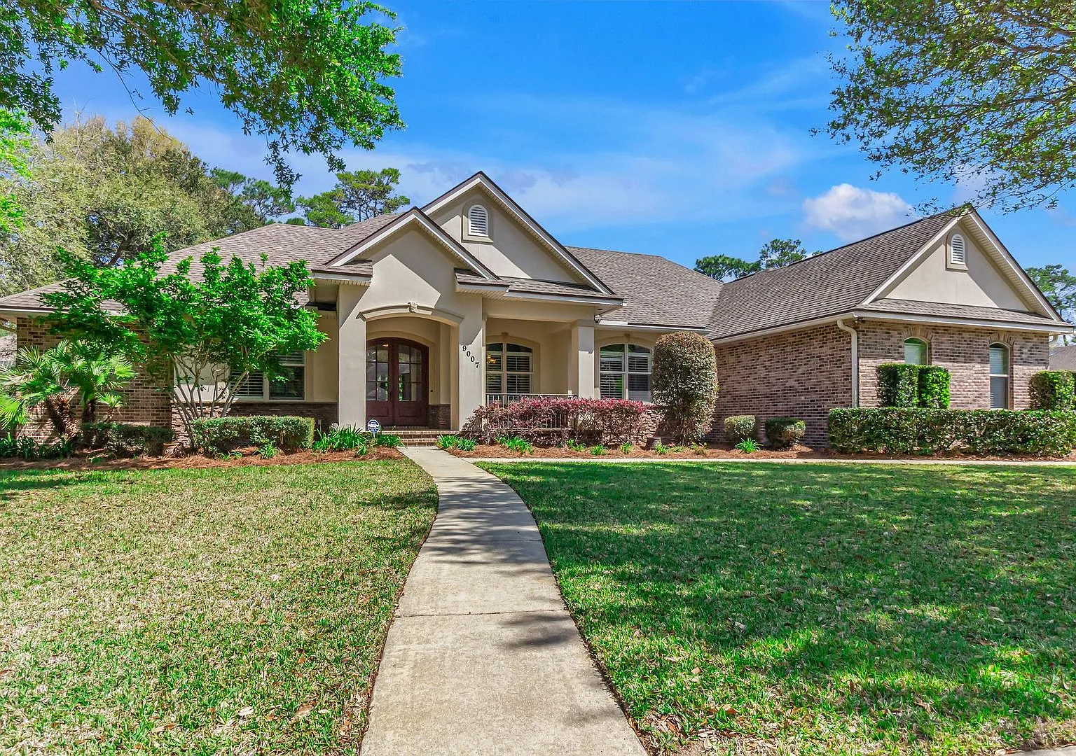 For Lease Elegant 4BR/3BA Executive Home in Swift Creek | 3,088 Sq Ft + Expansive Screened Lanai — Photo 1