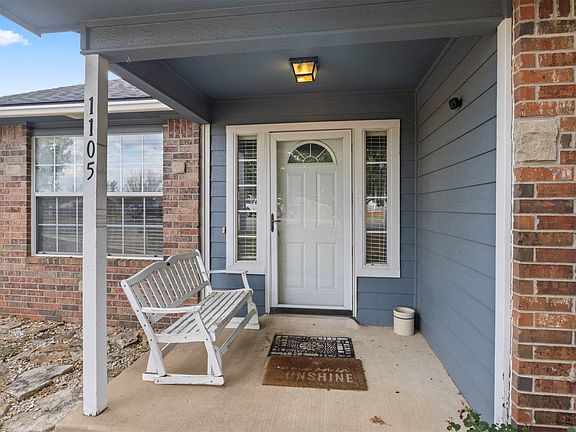 5th image of 1105 S Hummingbird Ln