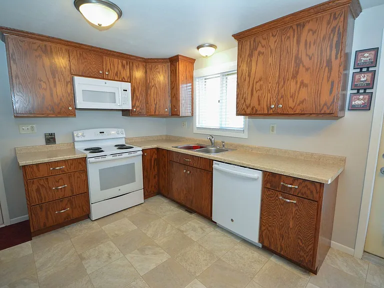2110 26th Ave NW — Photo 9