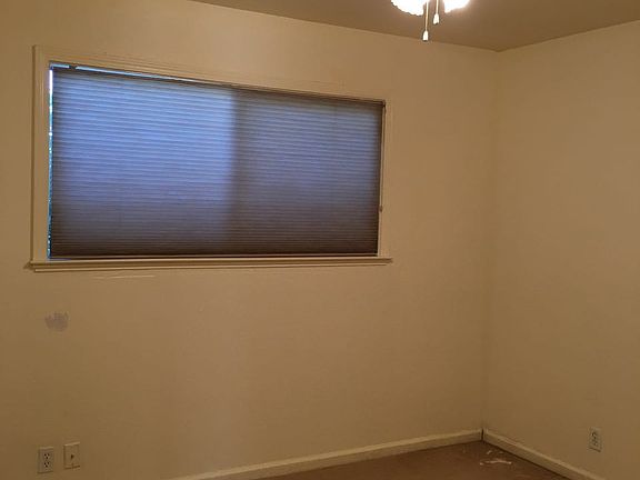 4th image of 450 Elm Ave