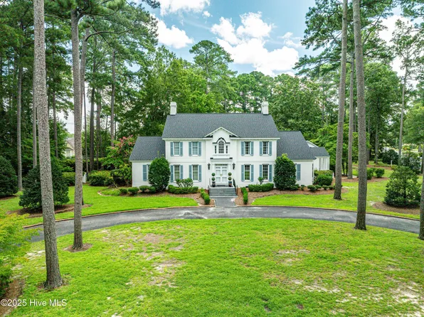 611 Queen Annes Road, Greenville, NC 27858