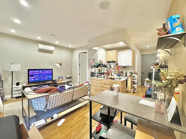 692 Saint Marks Ave #3F — Photo 2