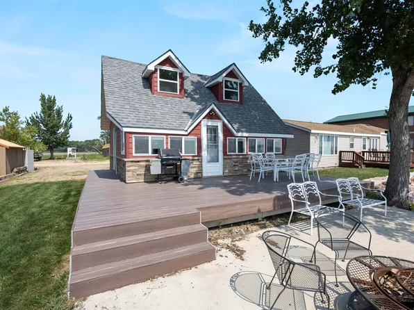 122 N Lake Dr, Castlewood, SD 57223