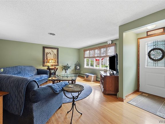 4th image of 65 Leni Ln