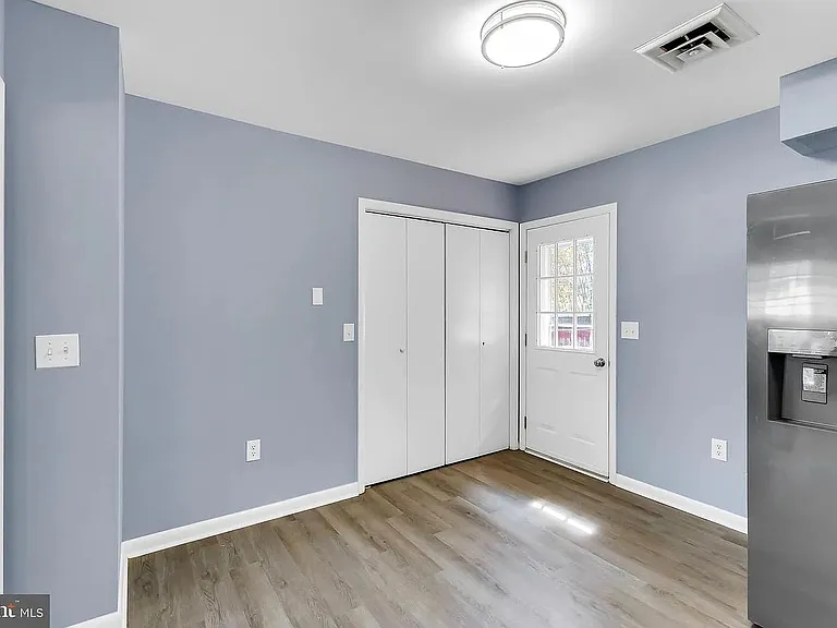 107 Walden Dr — Photo 4