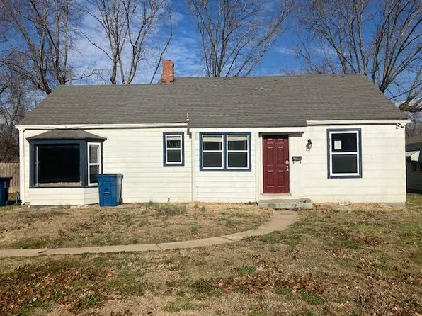 828 Stratford Place, Neosho, MO 64850