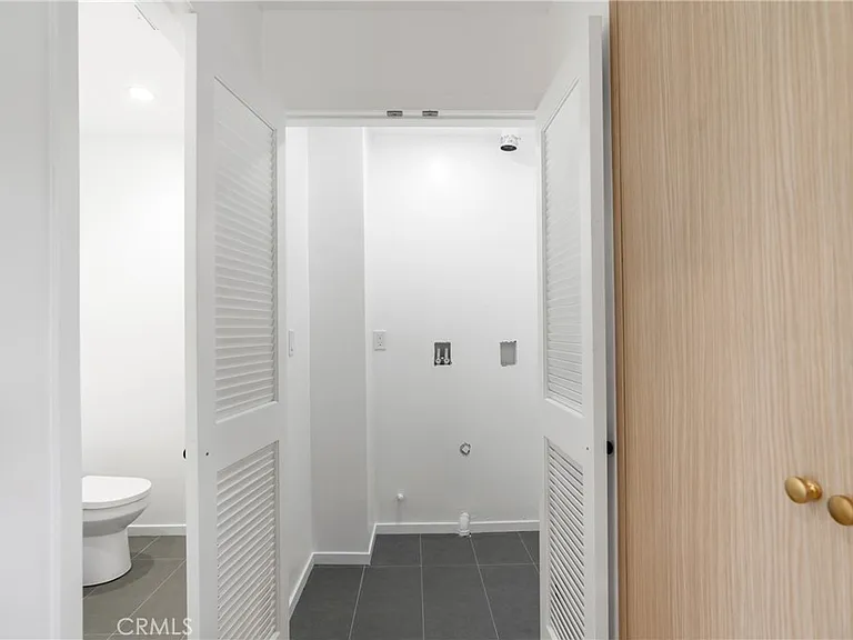 2515 Alsace Ave — Photo 11
