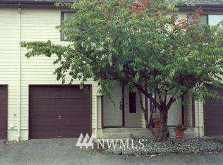 690 NW Atalanta Way APT B4, Oak Harbor, WA 98277