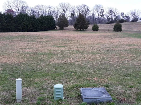 305 Pond View Dr, Kingston, TN 37763