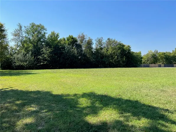 S Carl St #5, Siloam Springs, AR 72761