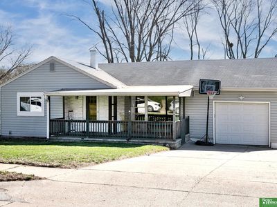 1011 Parkway Dr, Bellevue, NE, 68005