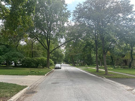 4th image of 1121 Brassie Ave
