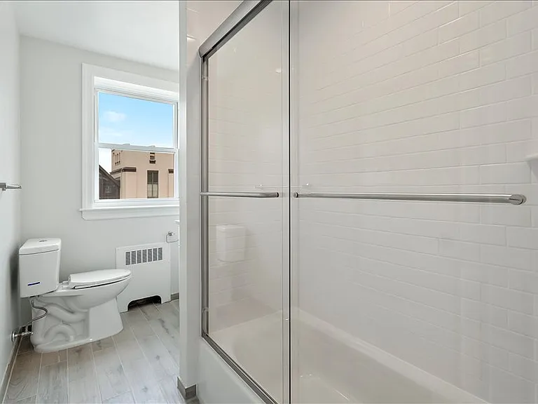 188 Bellevue Ave Apartments — Photo 35