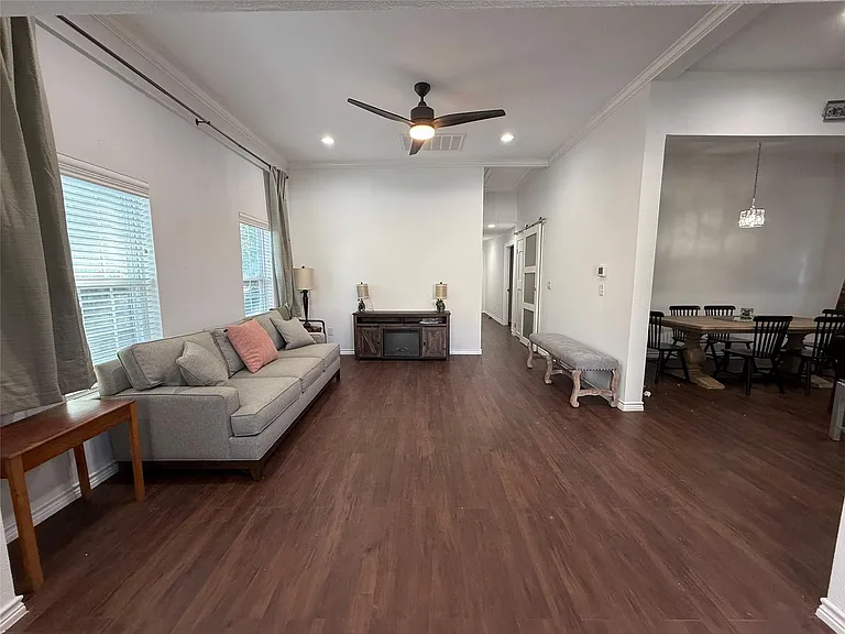 1717 Weber St — Photo 4