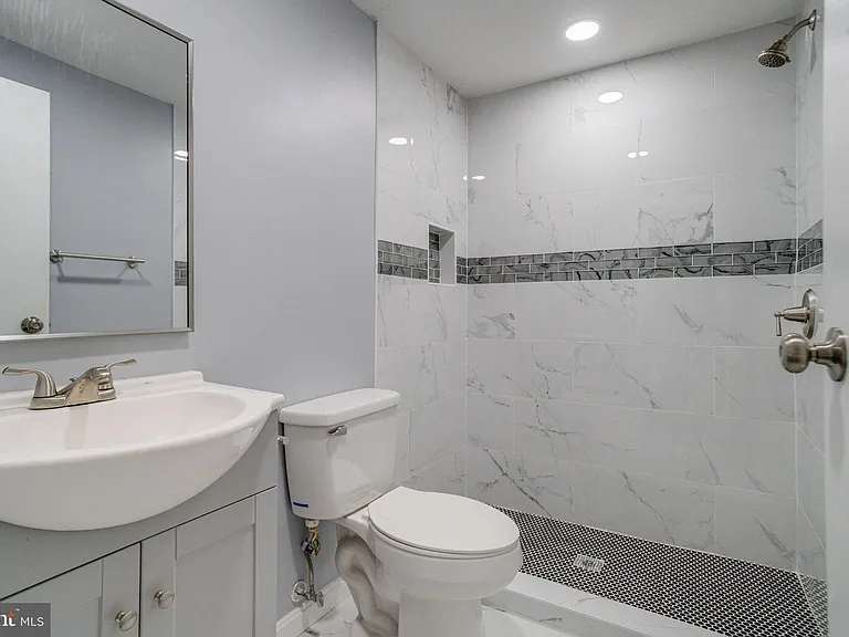 1359 Raleigh Dr — Photo 23