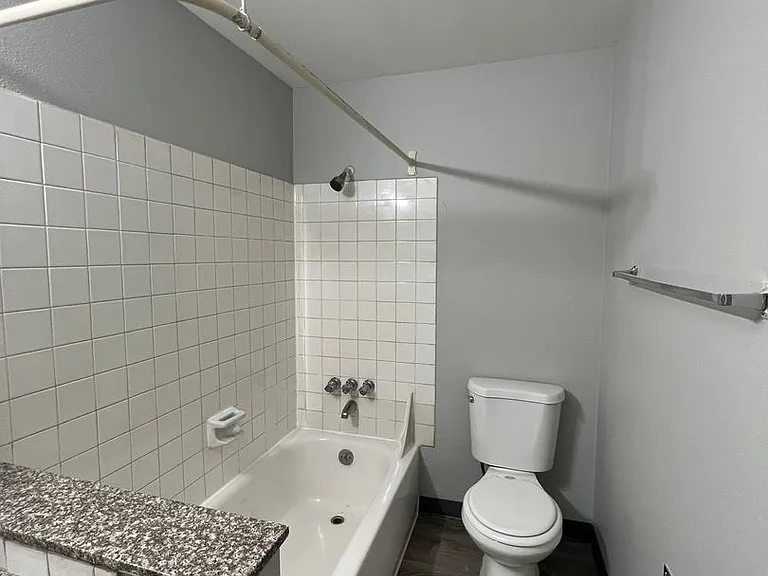 621 NE 162nd Ave #1-22 — Photo 5