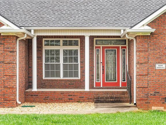 4th image of 1220 Emerson Cir