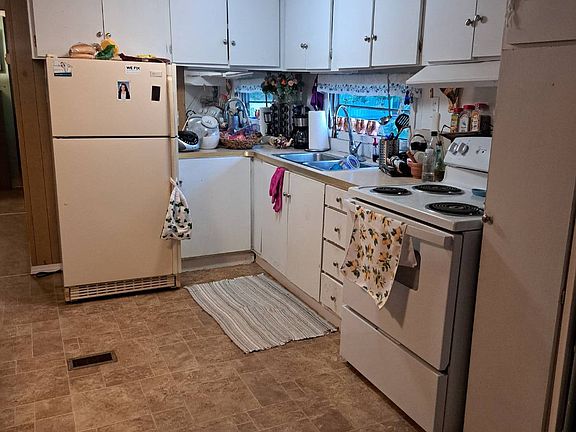 5th image of 310 3rd St