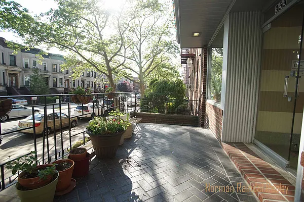 Rented by Norman Raindel, LREB | media 20