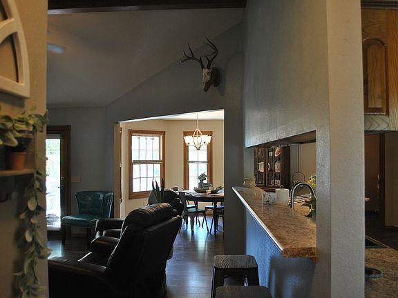 5th image of 461 Forest Dr