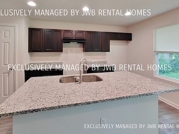 3rd image of 1442 Golfair Blvd