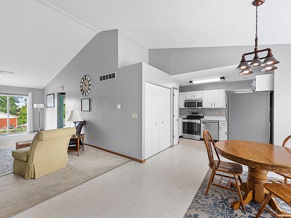 4th image of 7720 Joan Dr