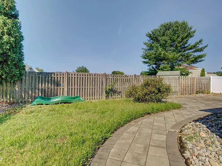 187 Kentucky Way — Photo 25