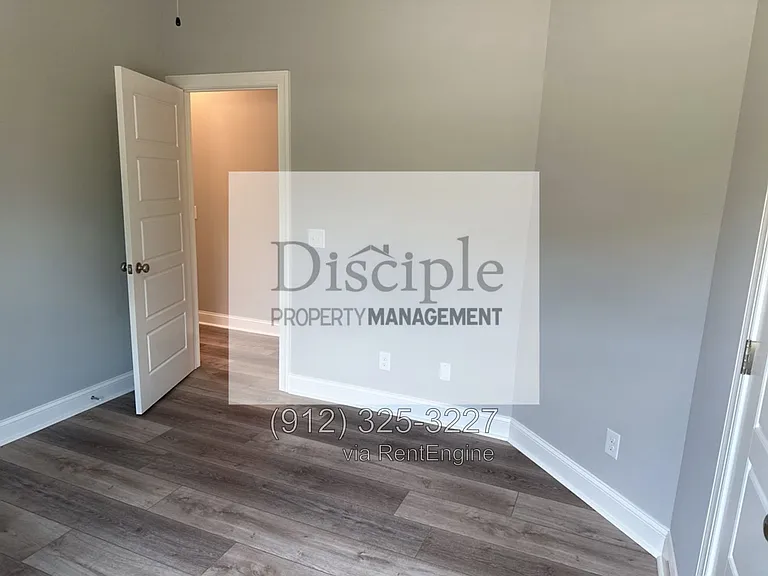79 Ennis Rd — Photo 40