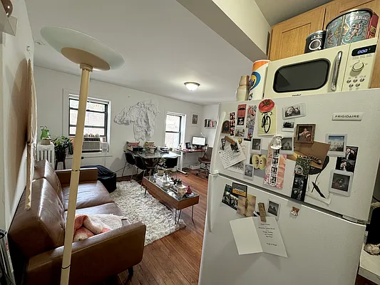 Rented by Pear NYC LLC | media 6