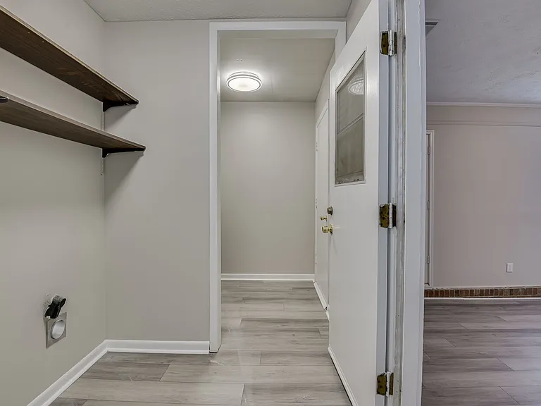 250 Almon Ct — Photo 24