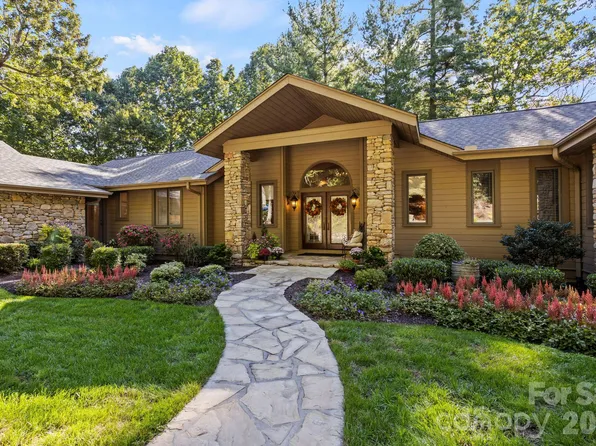 308 Kenmure Dr, Flat Rock, NC 28731