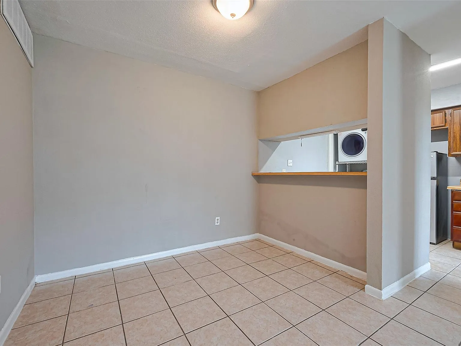 1 bed, 1.0 bath, 802 sqft, $900 — Photo 4